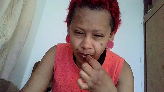 Snapshot of xblackstarX1 chatting on 07-11-26, 02:36 xblackstarX1 online show from 07-11-26, 02:36