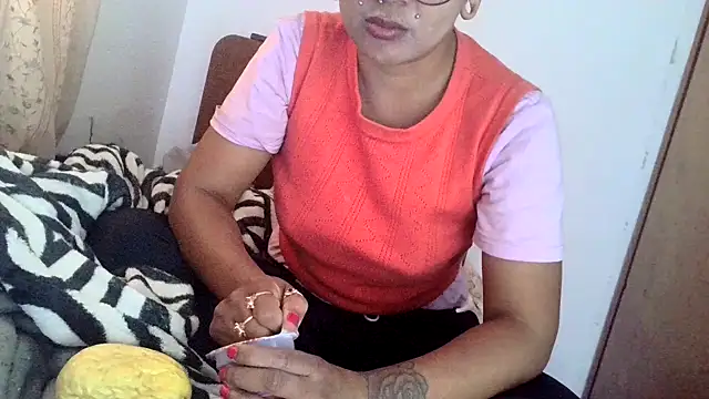 Snapshot of xblackstarX1 chatting on 07-18-26, 12:31 xblackstarX1 online show from 07-18-26, 12:31