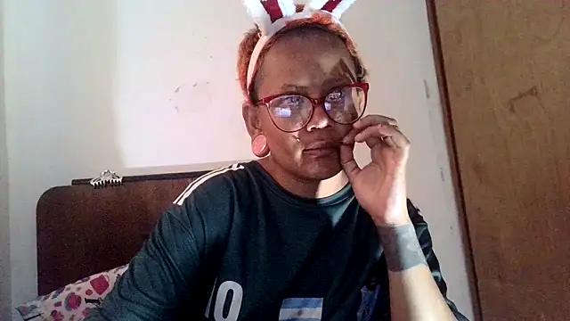 Snapshot of xblackstarX1 chatting on 07-24-26, 09:35 xblackstarX1 online show from 07-24-26, 09:35