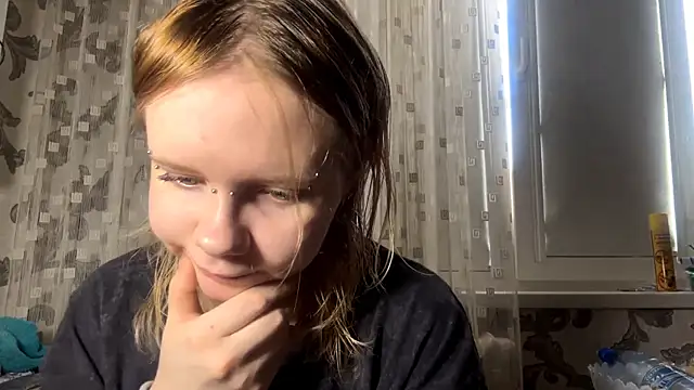 Snapshot of KrystenHoye chatting on 03-27-26, 08:09 KrystenHoye online show from 03-27-26, 08:09