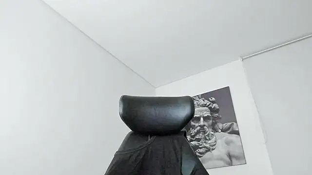 simonleon27 online show from 06-17-26, 12:46