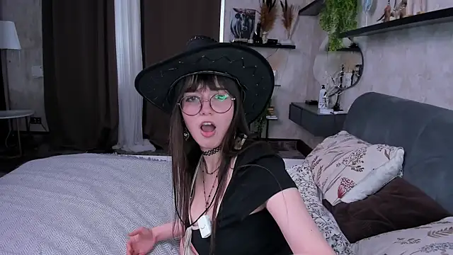 LaelIvie online show from 04-25-26, 01:41