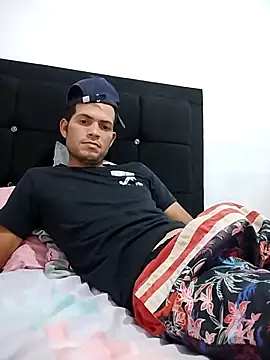 Snapshot of johancastw chatting on 03-30-26, 02:01 johancastw online show from 03-30-26, 02:01