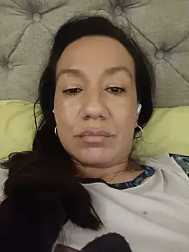 Snapshot of danna_tt chatting on 06-16-26, 12:24 danna tt online show from 06-16-26, 12:24