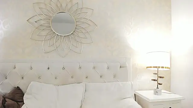 Snapshot of Julietta___ chatting on 04-29-26, 05:30 Julietta online show from 04-29-26, 05:30