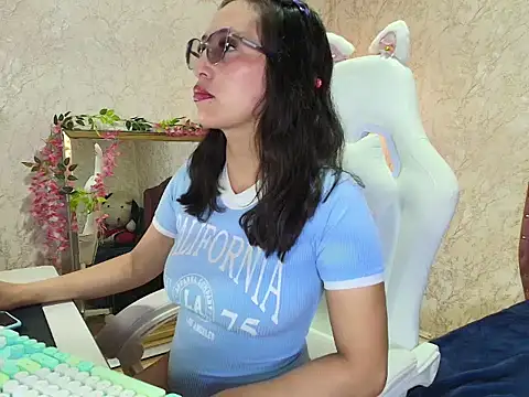 Snapshot of SamanthaRosx chatting on 06-15-26, 05:15 SamanthaRosx online show from 06-15-26, 05:15