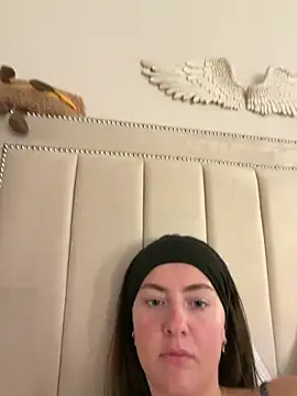 Snapshot of LolaSkyee chatting on 04-08-26, 06:57 LolaSkyee online show from 04-08-26, 06:57