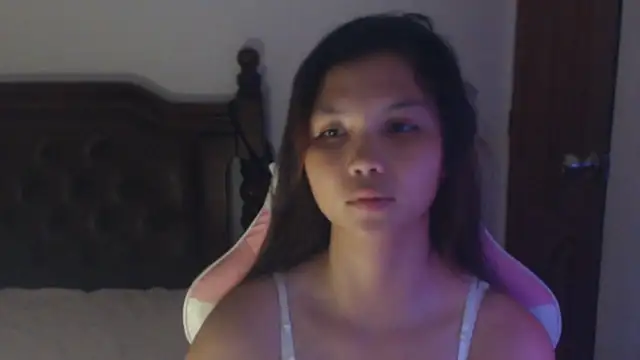 Snapshot of sweet_21_1 chatting on 07-25-26, 05:21 sweet 21 1 online show from 07-25-26, 05:21