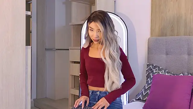 Snapshot of Sandy_Becker chatting on 04-04-26, 11:29 Sandy Becker online show from 04-04-26, 11:29