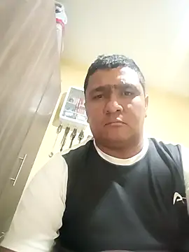 Snapshot of luis20212 chatting on 05-01-26, 04:17 luis20212 online show from 05-01-26, 04:17