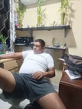 Snapshot of luis20212 chatting on 06-21-26, 07:55 luis20212 online show from 06-21-26, 07:55