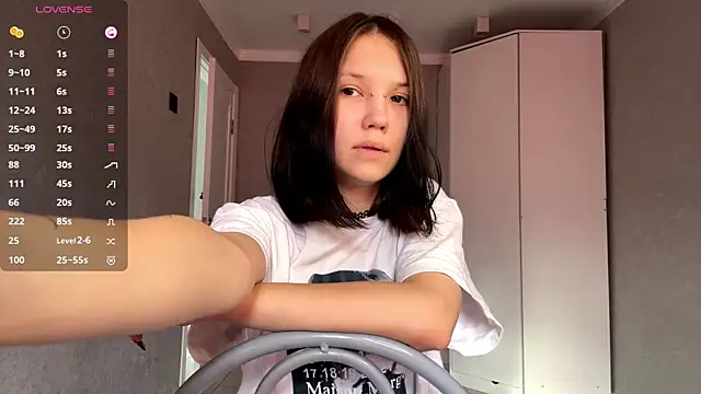 AmeliaMiotii online show from 04-07-26, 10:05
