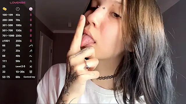 AmeliaMiotii online show from 04-20-26, 11:13