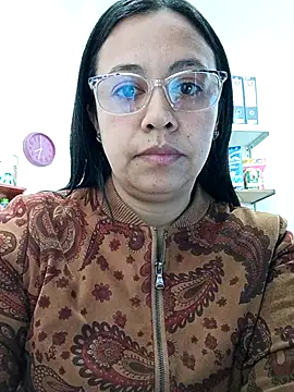Snapshot of Violeta--7 chatting on 04-08-26, 01:33 Violeta--7 online show from 04-08-26, 01:33