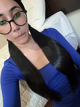 juliacosta online show from 04-15-26, 07:58