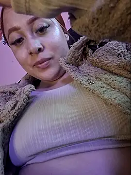 Snapshot of venuscopper chatting on 05-17-26, 01:03 venuscopper online show from 05-17-26, 01:03