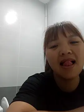 Snapshot of Emm-a- chatting on 04-09-26, 01:38 Emm-a- online show from 04-09-26, 01:38