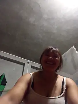 Snapshot of Emm-a- chatting on 04-12-26, 05:07 Emm-a- online show from 04-12-26, 05:07