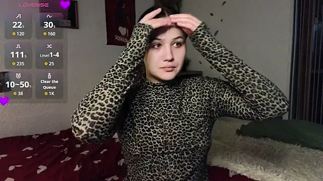 Snapshot of Tori_Sweet chatting on 05-15-26, 01:01 Tori Sweet online show from 05-15-26, 01:01