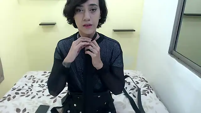 romina white18 online show from 04-21-26, 06:52