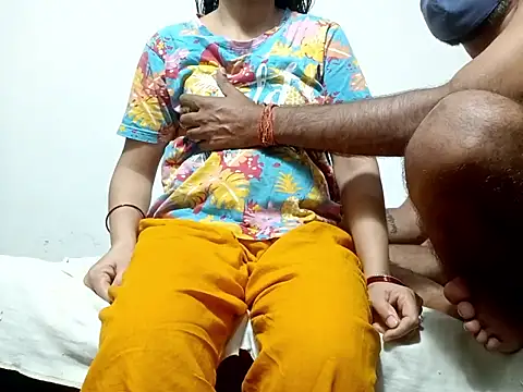 Sexyy Bhabhi 143 online show from 04-15-26, 05:42