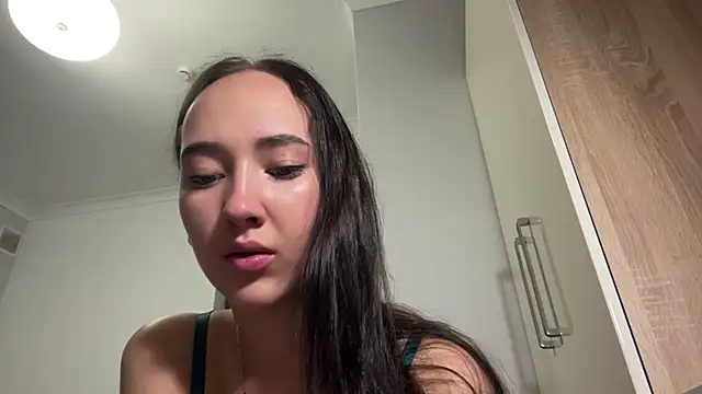 Liesenaniles online show from 05-18-26, 04:07