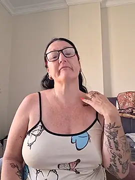 Snapshot of Flirty_Siennax chatting on 07-17-26, 08:54 Flirty Siennax online show from 07-17-26, 08:54