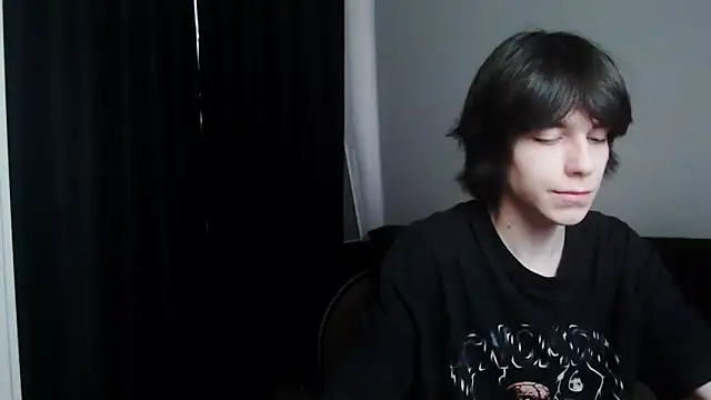Snapshot of mason_silver chatting on 04-12-26, 07:24 mason silver online show from 04-12-26, 07:24