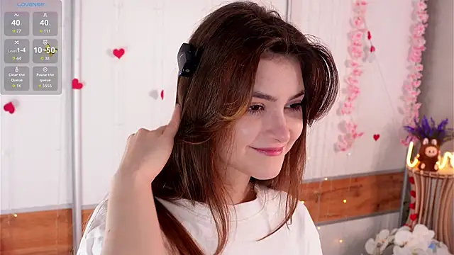 Snapshot of CherlyGuss chatting on 06-22-26, 03:19 CherlyGuss online show from 06-22-26, 03:19