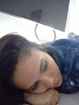 Snapshot of scarletmouse chatting on 03-30-26, 01:23 scarletmouse online show from 03-30-26, 01:23