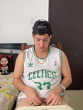 Snapshot of Johannes_mills chatting on 05-02-26, 02:44 Johannes mills online show from 05-02-26, 02:44