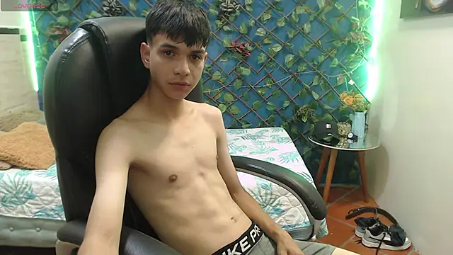 Snapshot of maxim_rod chatting on 04-09-26, 03:50 maxim rod online show from 04-09-26, 03:50