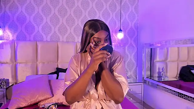 Snapshot of SUSAN-BLUE chatting on 05-19-26, 06:36 SUSAN-BLUE online show from 05-19-26, 06:36