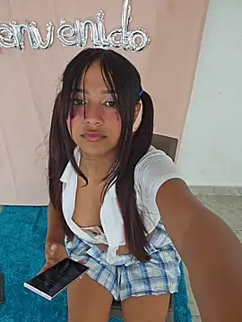 Snapshot of Pretty_karol chatting on 04-28-26, 02:00 Pretty karol online show from 04-28-26, 02:00