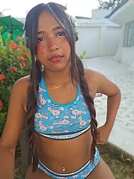 Snapshot of Pretty_karol chatting on 05-16-26, 12:15 Pretty karol online show from 05-16-26, 12:15