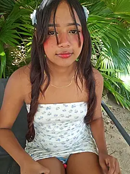 Snapshot of Pretty_karol chatting on 05-24-26, 12:32 Pretty karol online show from 05-24-26, 12:32