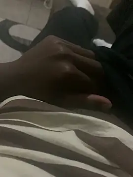 Snapshot of ndaloyakhe chatting on 04-04-26, 08:28 ndaloyakhe online show from 04-04-26, 08:28