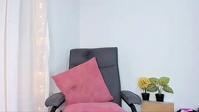 Snapshot of Debora_Rayssa chatting on 05-25-26, 11:22 Debora Rayssa online show from 05-25-26, 11:22