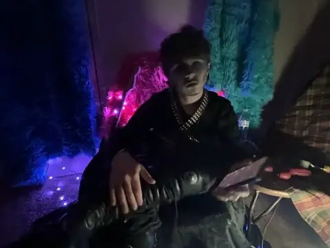 Snapshot of noahfoxxftm chatting on 03-29-26, 03:06 noahfoxxftm online show from 03-29-26, 03:06