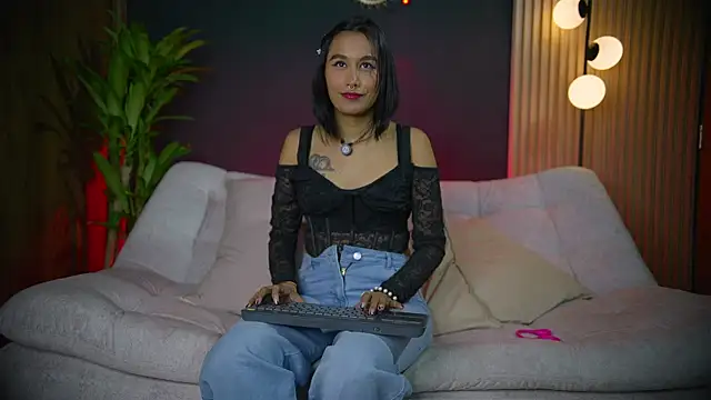 charlottehershel02 online show from 04-03-26, 01:58