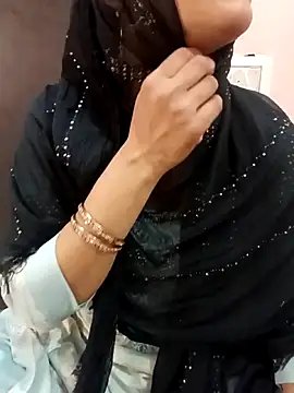 Snapshot of Miss_Noor__ chatting on 05-15-26, 08:21 Miss Noor online show from 05-15-26, 08:21