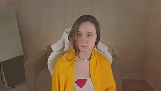 Snapshot of SweetieBlush chatting on 04-16-26, 02:34 SweetieBlush online show from 04-16-26, 02:34