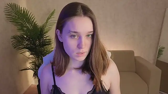 Snapshot of SweetieBlush chatting on 04-22-26, 04:26 SweetieBlush online show from 04-22-26, 04:26