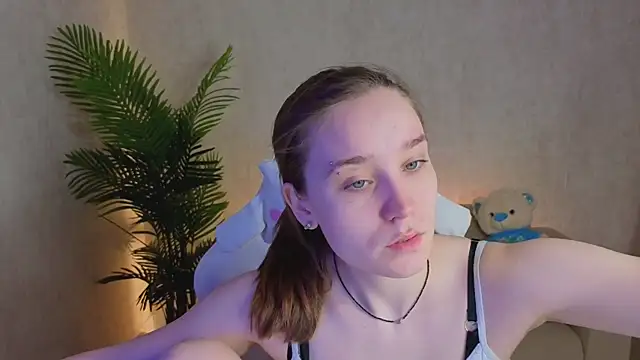 Snapshot of SweetieBlush chatting on 05-01-26, 01:10 SweetieBlush online show from 05-01-26, 01:10