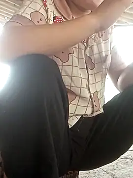 Snapshot of Minaamoto chatting on 04-08-26, 12:43 Minaamoto online show from 04-08-26, 12:43