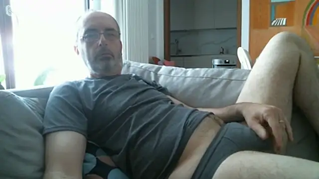 Snapshot of prack1965 chatting on 06-02-26, 07:21 prack1965 online show from 06-02-26, 07:21