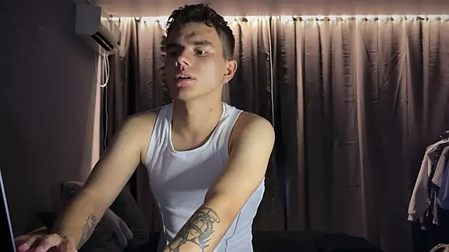 MaxWoolf online show from 07-09-26, 02:21