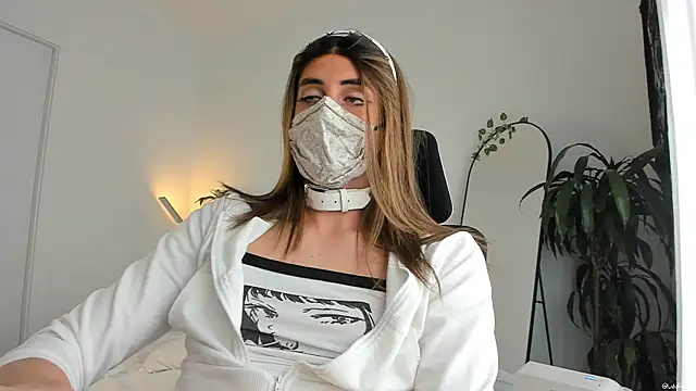 LilyReina online show from 04-20-26, 06:20