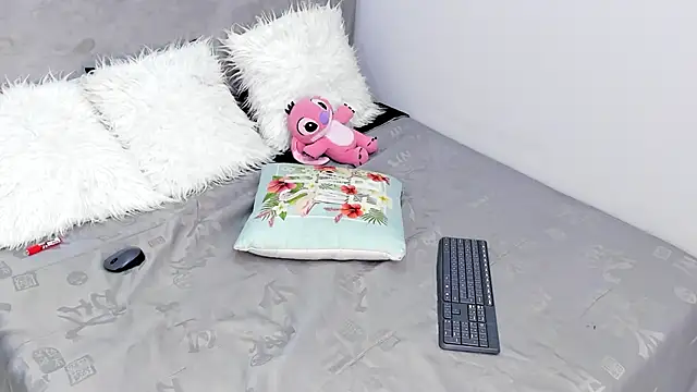 Snapshot of MAYTEMINAJ chatting on 06-13-26, 07:45 MAYTEMINAJ online show from 06-13-26, 07:45