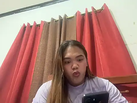 Snapshot of yourhotwild_bella chatting on 07-27-26, 06:37 yourhotwild bella online show from 07-27-26, 06:37
